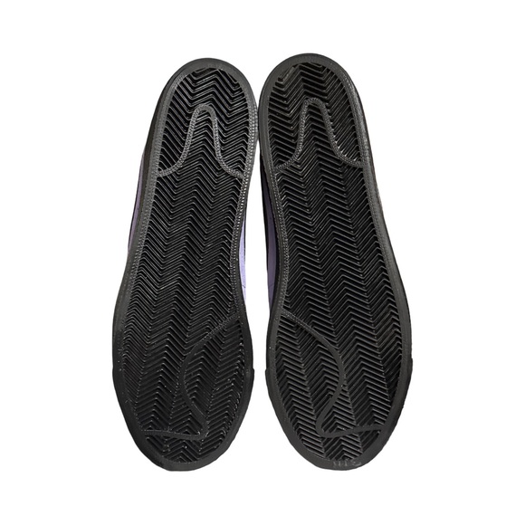 Nike Lavender and Black Sneakers - Picture 5 of 14